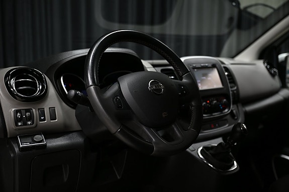 Nissan NV300 17 of 28