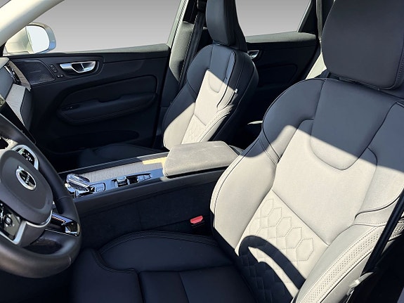 Volvo XC60 9 of 19