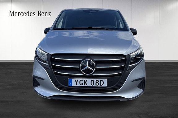 Mercedes-Benz Vito 108 2 of 5