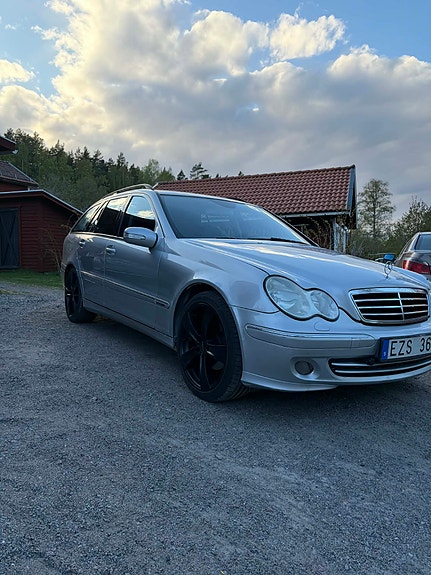 Mercedes-Benz C220 5 of 5