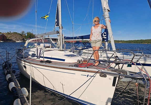 Bavaria 33 Cruiser 2 of 5
