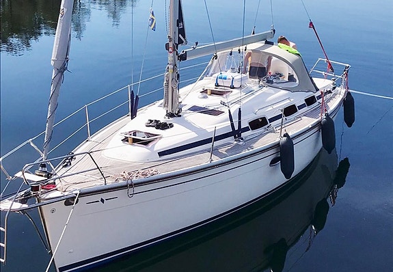 BAVARIA CRUISER 33 — Vedi foto 1
