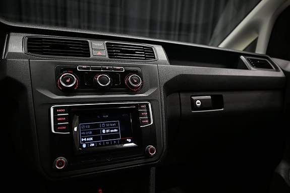 Volkswagen Caddy Maxi 23 of 30