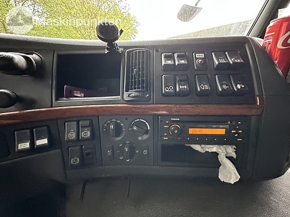 Volvo FM-440 6X2 djurtransport enplans 24 of 27