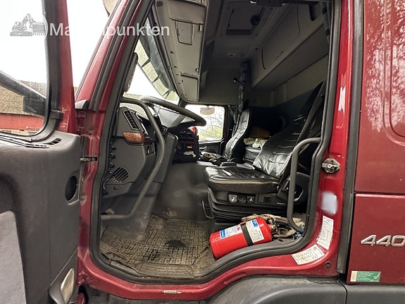 Volvo FM-440 6X2 djurtransport enplans 11 of 27