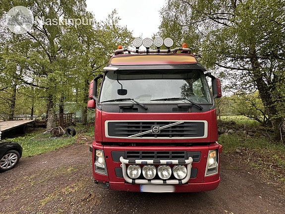 Volvo FM-440 6X2 djurtransport enplans 2 of 27