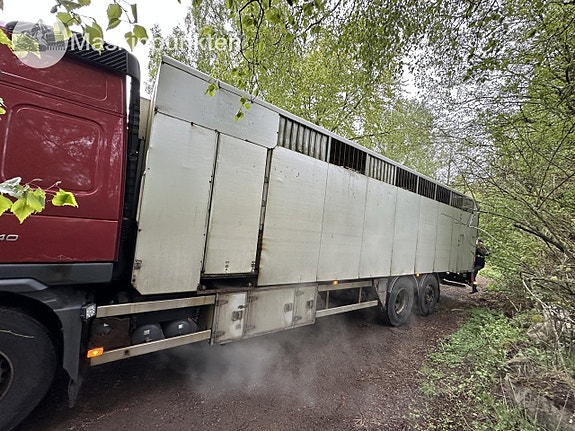 Volvo FM-440 6X2 djurtransport enplans 8 of 27
