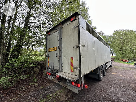 Volvo FM-440 6X2 djurtransport enplans 5 of 27