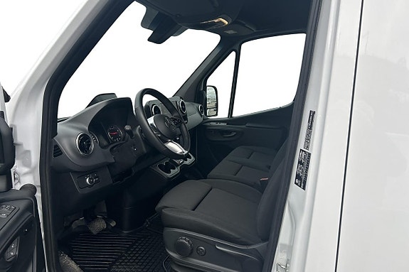 Mercedes-Benz Sprinter 208 9 of 11