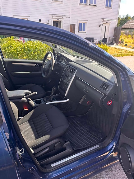 Mercedes-Benz B180 7 of 10