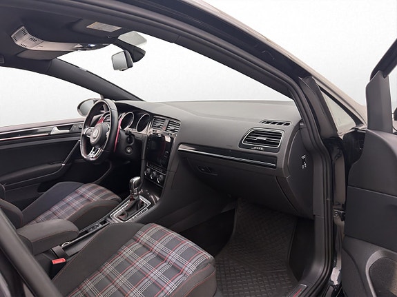 Volkswagen Golf I 23 of 30