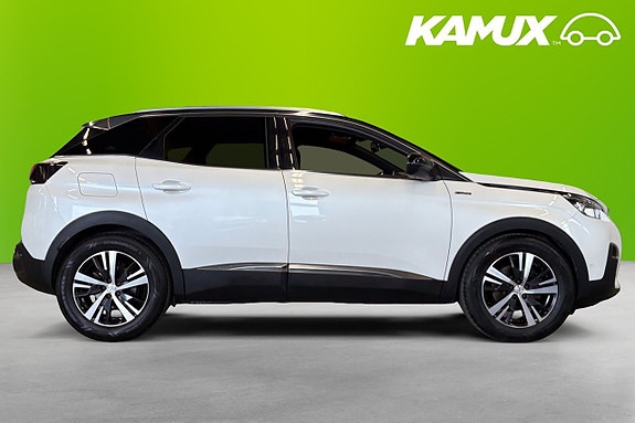 Peugeot 3008 2 of 5