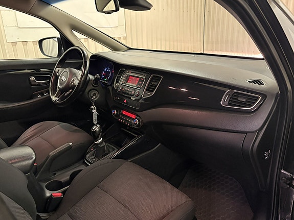 Kia Carens 12 of 19