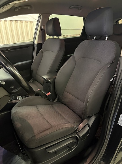 Kia Carens 10 of 19