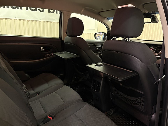 Kia Carens 9 of 19