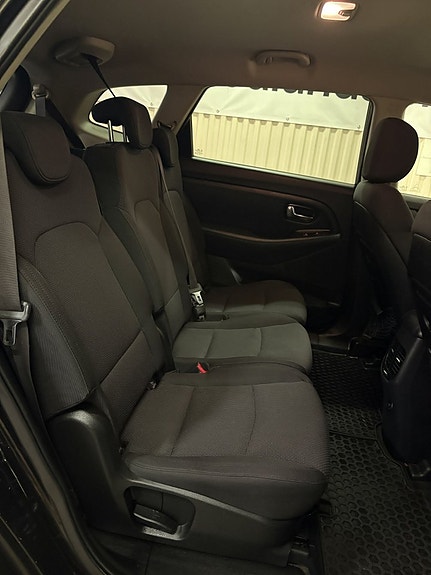 Kia Carens 8 of 19