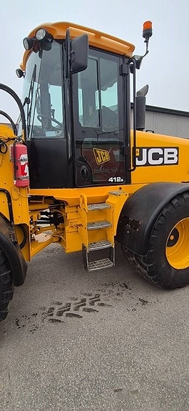 JCB 412 S 2 of 5