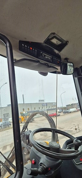 JCB 412 S 9 of 12
