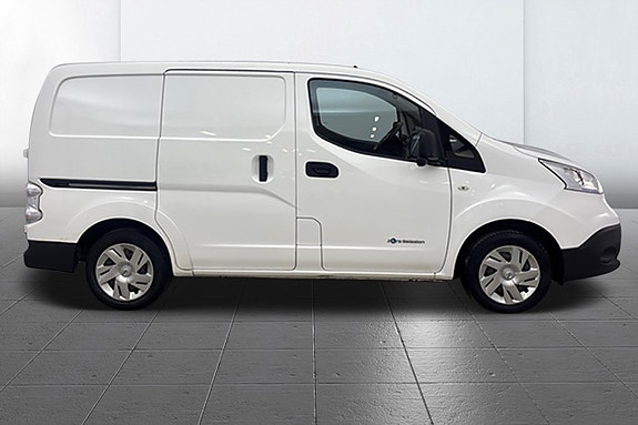 Nissan e-NV200 4 of 5