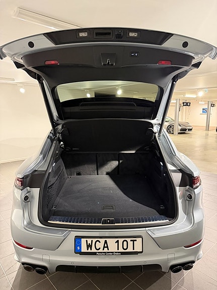 Porsche Cayenne 10 of 11