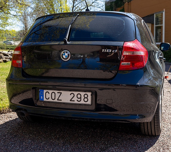 BMW 118d 3 of 7