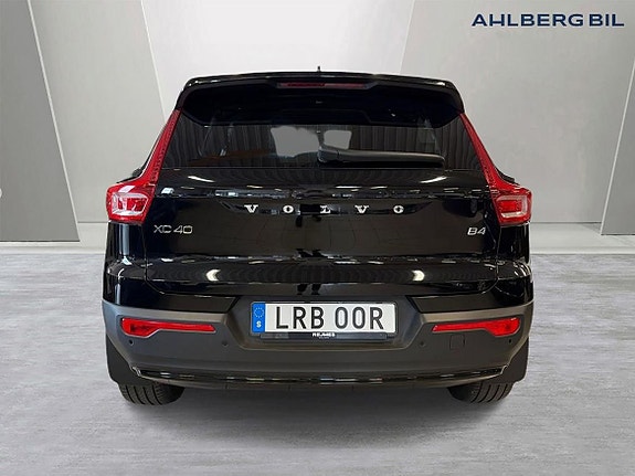 Volvo XC40 4 of 5