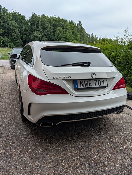Mercedes-Benz CLA220 3 of 5