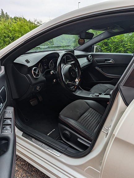 Mercedes-Benz CLA220 5 of 5
