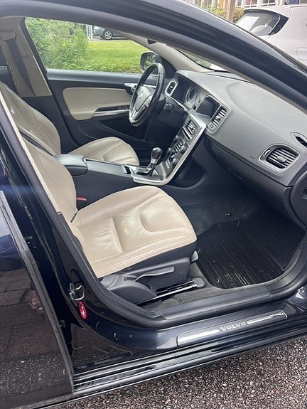 Volvo V60 5 of 5