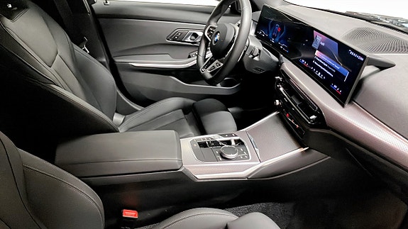 BMW 320 3 of 5