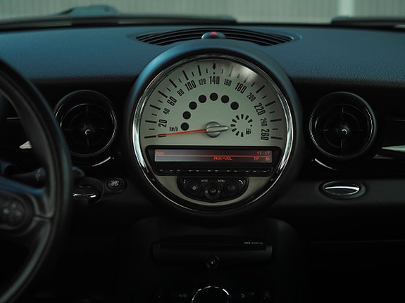 MINI Cooper SD 9 of 12