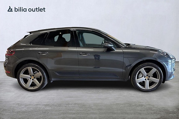 Porsche Macan S 7 of 28