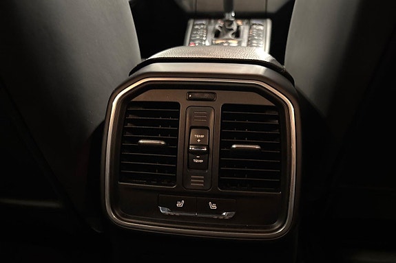 Porsche Macan S 18 of 28