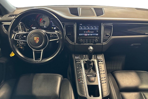 Porsche Macan S 10 of 28