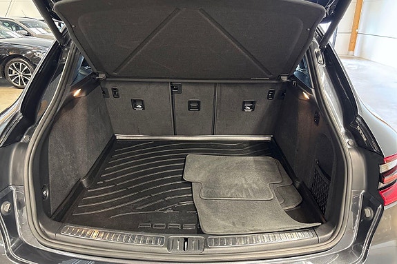 Porsche Macan S 15 of 28