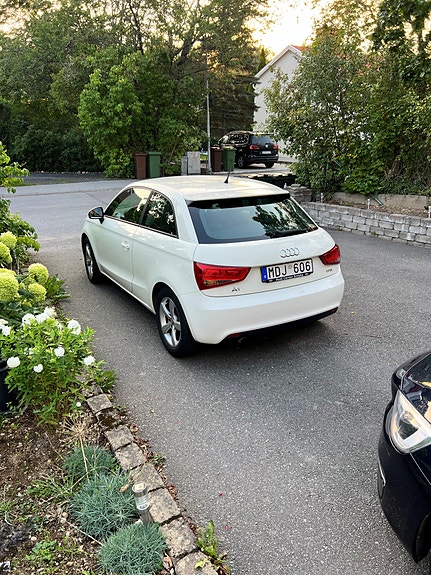 Audi A1 2 of 5