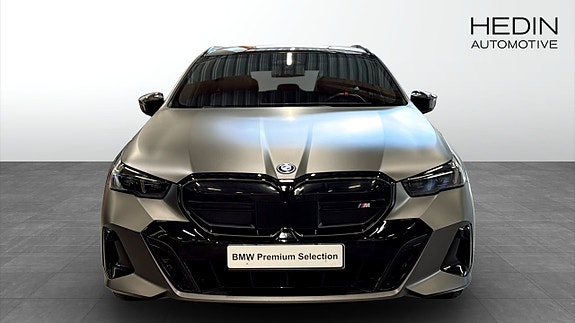 BMW i5 8 of 12