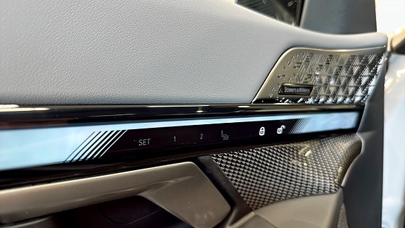 BMW i5 12 of 12