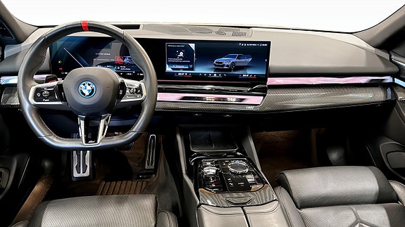 BMW i5 4 of 5