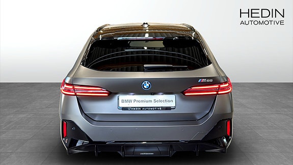 BMW i5 7 of 12
