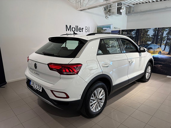 Volkswagen T-Roc 3 of 11