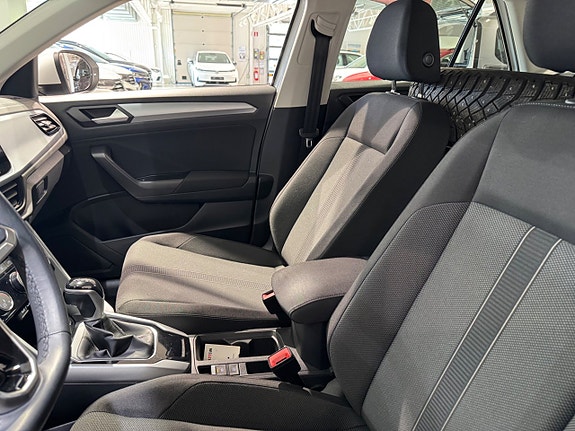 Volkswagen T-Roc 11 of 11