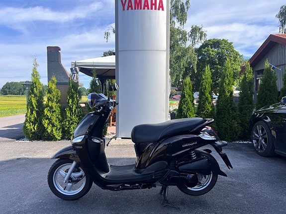 Yamaha D'elight 3 of 6