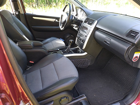 Mercedes-Benz A200 3 of 5