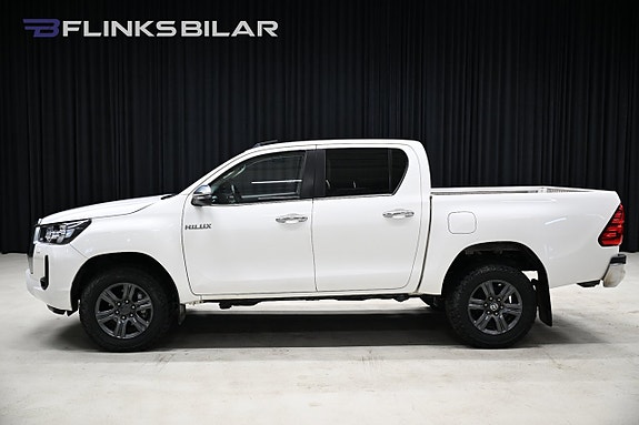 Toyota HiLux 3 of 30