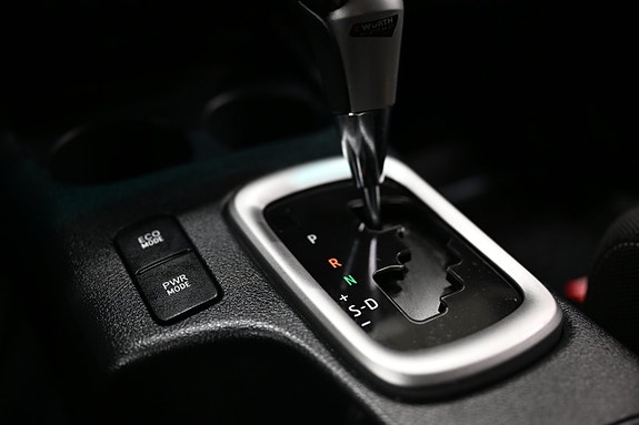 Toyota HiLux 26 of 30