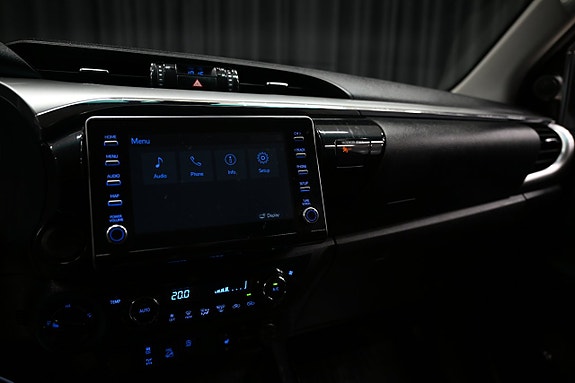 Toyota HiLux 28 of 30