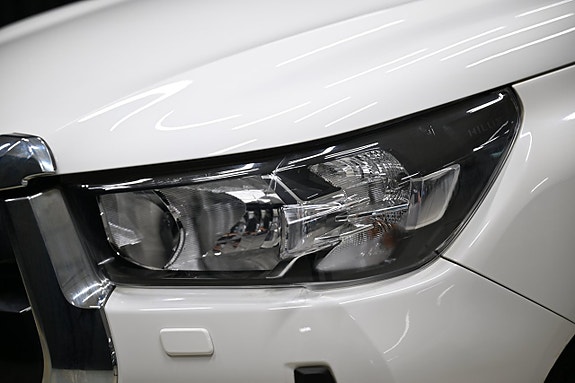 Toyota HiLux 4 of 30