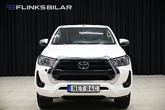 Toyota HiLux 14 of 30