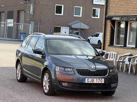 Skoda Octavia 3 of 9